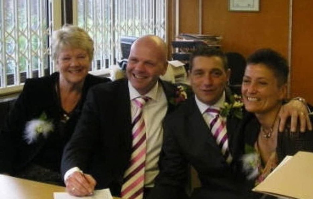 brad_pearce's tweet image. Happy 30th Anniversary to us and Happy 18th Anniversary for our #CivilPartnership #OutOut ❤️ #Family