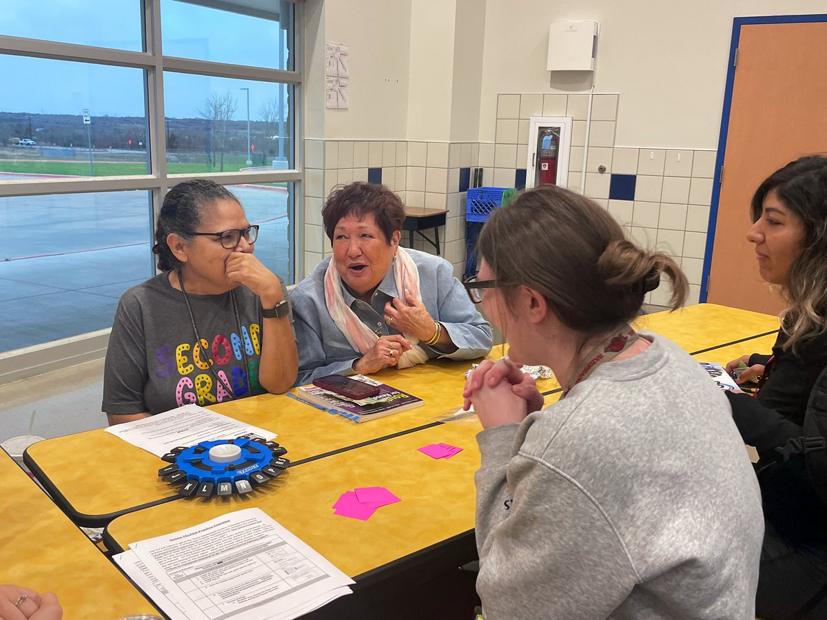 MrsMuro2018's tweet photo. Roo Nation had a great time team building with our Tapple Games! Look at those smiles! 😍 #RoosRiseUp #OneTeamOneDream https://t.co/BdNSJIZI8Q