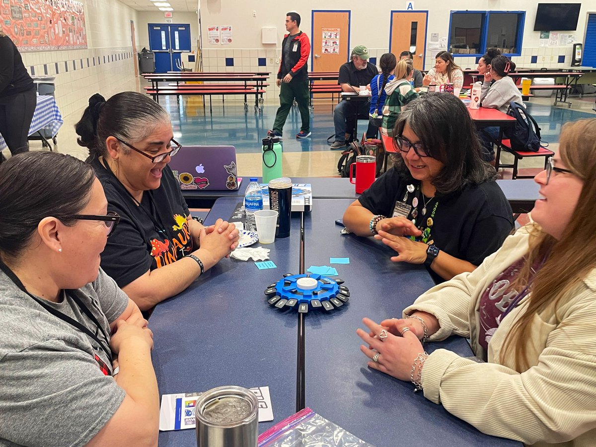 MrsMuro2018's tweet photo. Roo Nation had a great time team building with our Tapple Games! Look at those smiles! 😍 #RoosRiseUp #OneTeamOneDream https://t.co/BdNSJIZI8Q