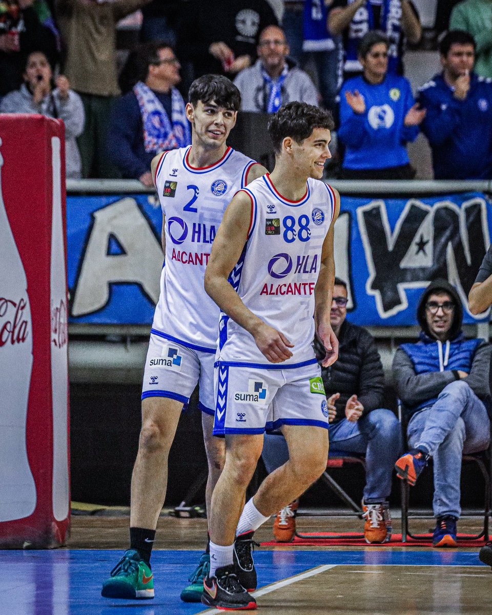 FundLucentum's tweet photo. 💙 Día de doble debut en #LEBOro para dos de nuestros jugadores de la Base

🔹 Marcos García 
🔹 Tiago Dias 

¡Enhorabuena! 🙌

#SomosLucentum https://t.co/9WapC6buU0