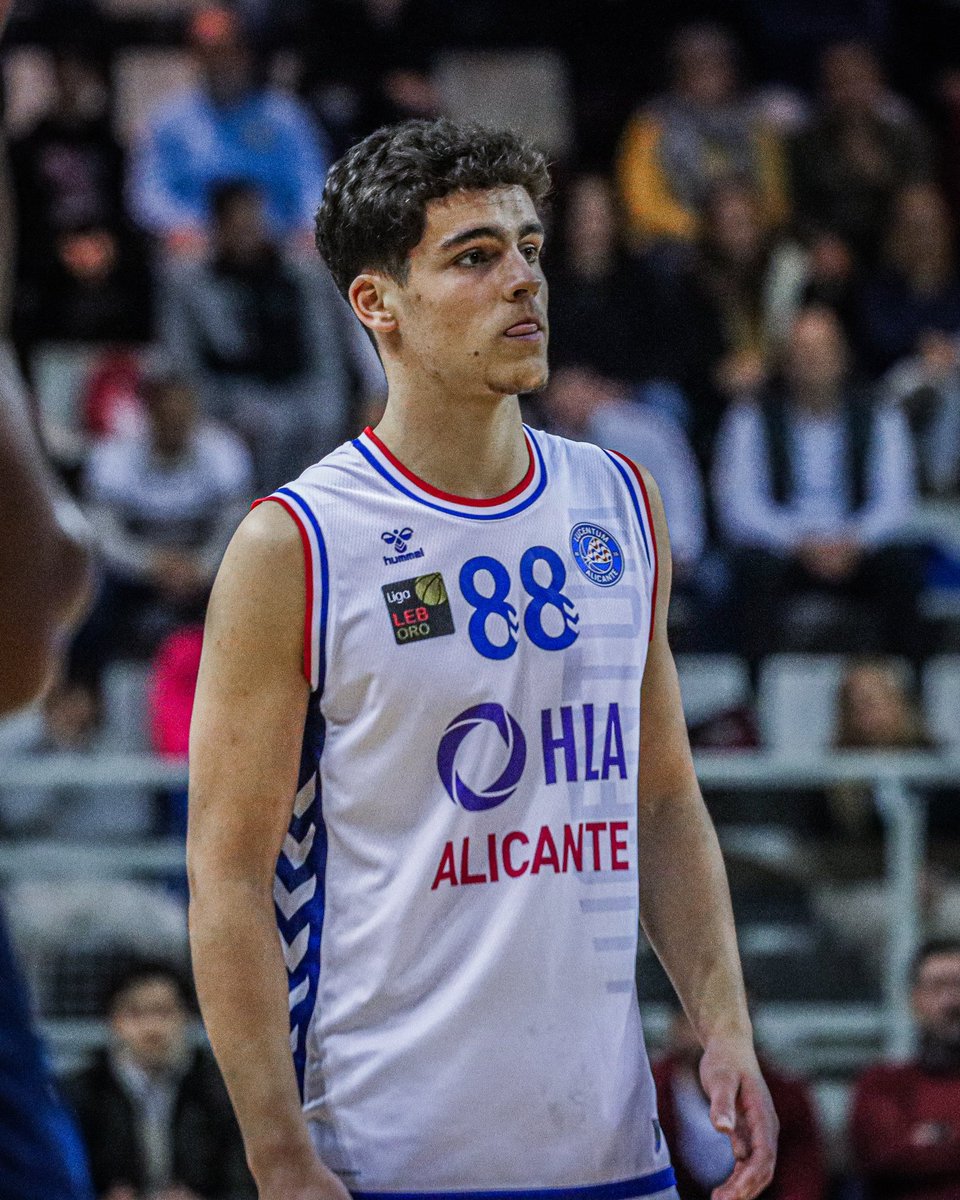 FundLucentum's tweet photo. 💙 Día de doble debut en #LEBOro para dos de nuestros jugadores de la Base

🔹 Marcos García 
🔹 Tiago Dias 

¡Enhorabuena! 🙌

#SomosLucentum https://t.co/9WapC6buU0