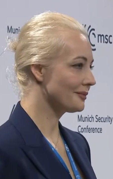 petite_michelle's tweet photo. Navalny’s widow looks like she is desperately trying to hide her joy, not grief. https://t.co/Uxtk8Qz7iE