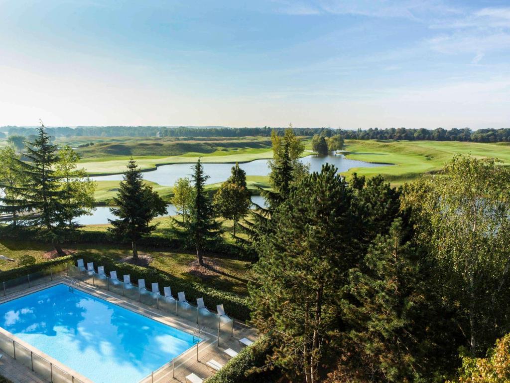 ⛳️ RYDER CUP SPECIAL | Last Minute 15% booking offer | Le Golf National, Paris ⛳️ 🇫🇷

1 Night B&amp;B, 1 Round at Le Golf National L'Albatross Course from £155pp!!👌

Sat / Sun ✅

View &amp; Enquire Now ➡️: bit.ly/3HU1Eib

☎️ Call us for free on 0800 233 5844

#RyderCupSpecial