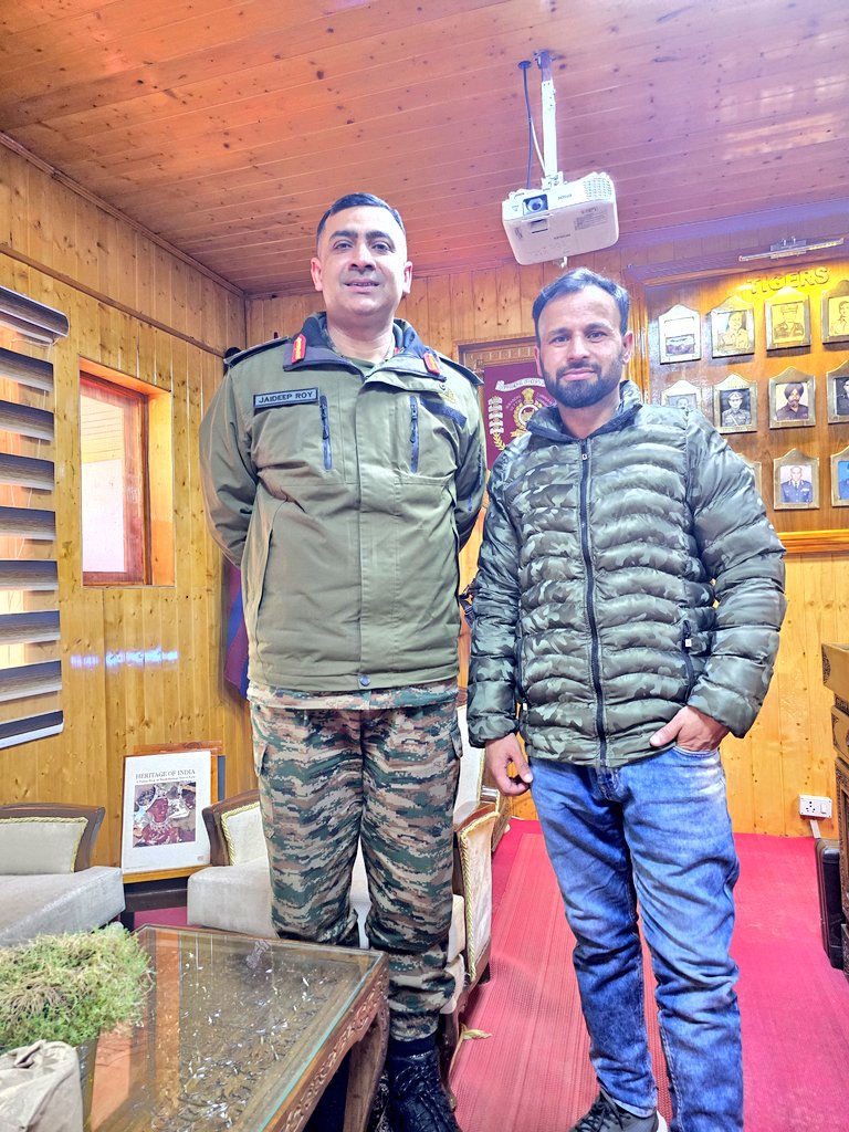 MudasirTantary's tweet image. His leadership skills are commendable, and people, especially from Kumkadi village where he constructed a 3.5 km road, are immensely grateful. #InfrastructureDevelopment #CommunityConnectivity @adgpi @OfficeOfLGJandK @ChinarcorpsIA @VGK_India @kakar_harsha @asthana_shashi