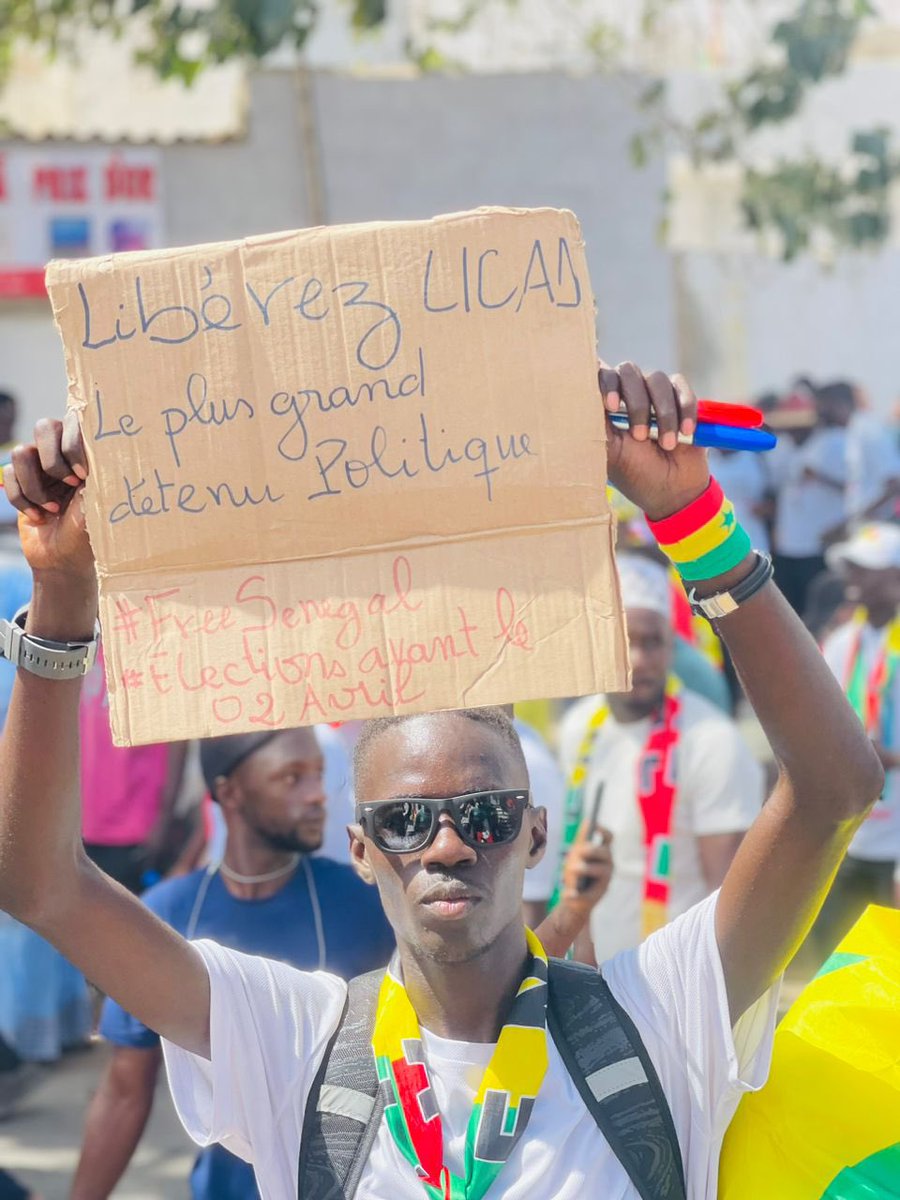 LoumFara's tweet photo. UCAD notre berceau 
Le Sénégal la patrie mère 
Élections avant le 02 Avril
#FreeSenegal https://t.co/kxz3HwHW1f