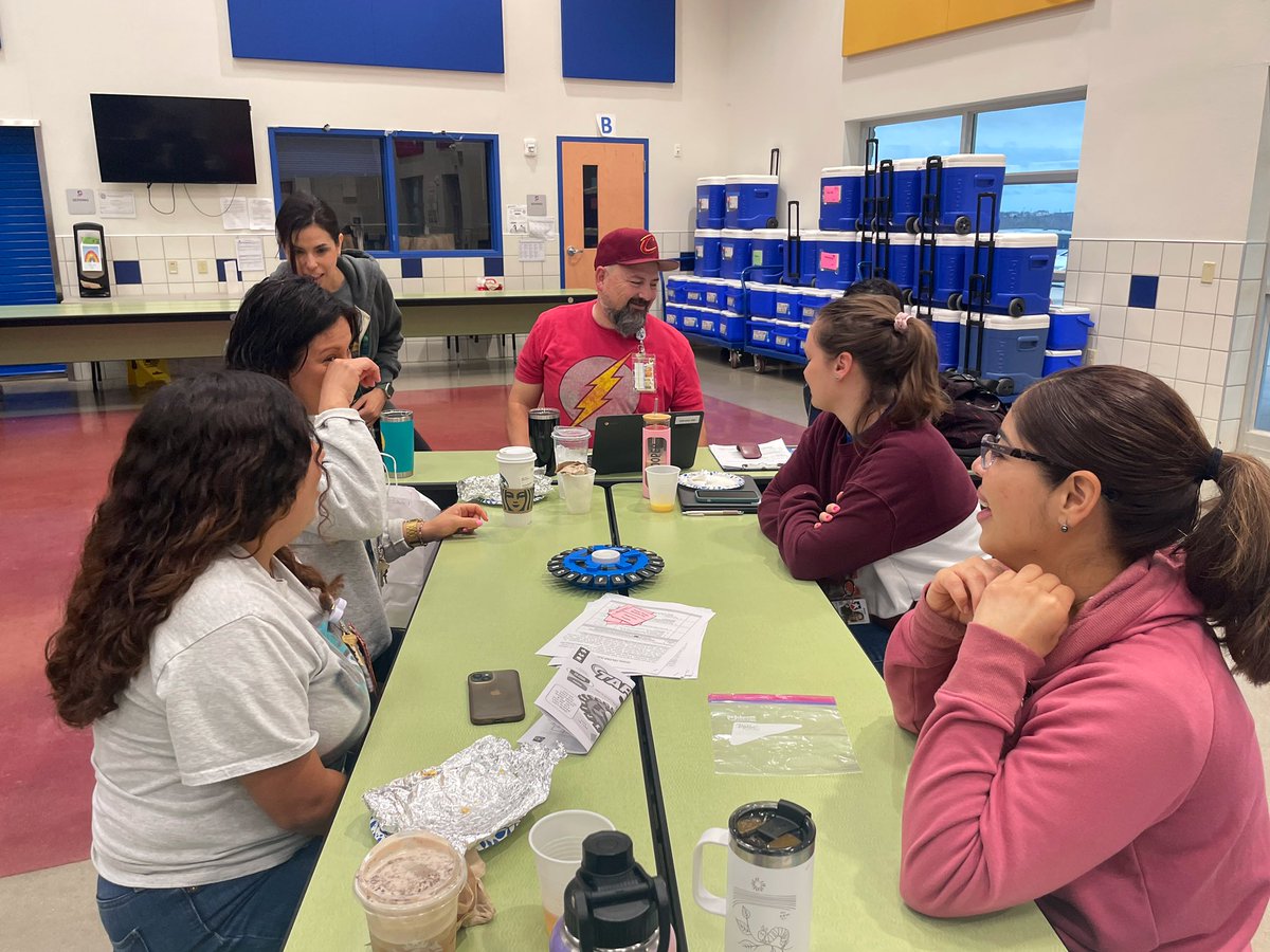 MrsMuro2018's tweet photo. Roo Nation made time to Sharpen the Saw! Teams had such a fun time playing Tapple with Teacher Topics! 😂 #RoosRiseUp #LeaderInMe https://t.co/8fw6CxewQL