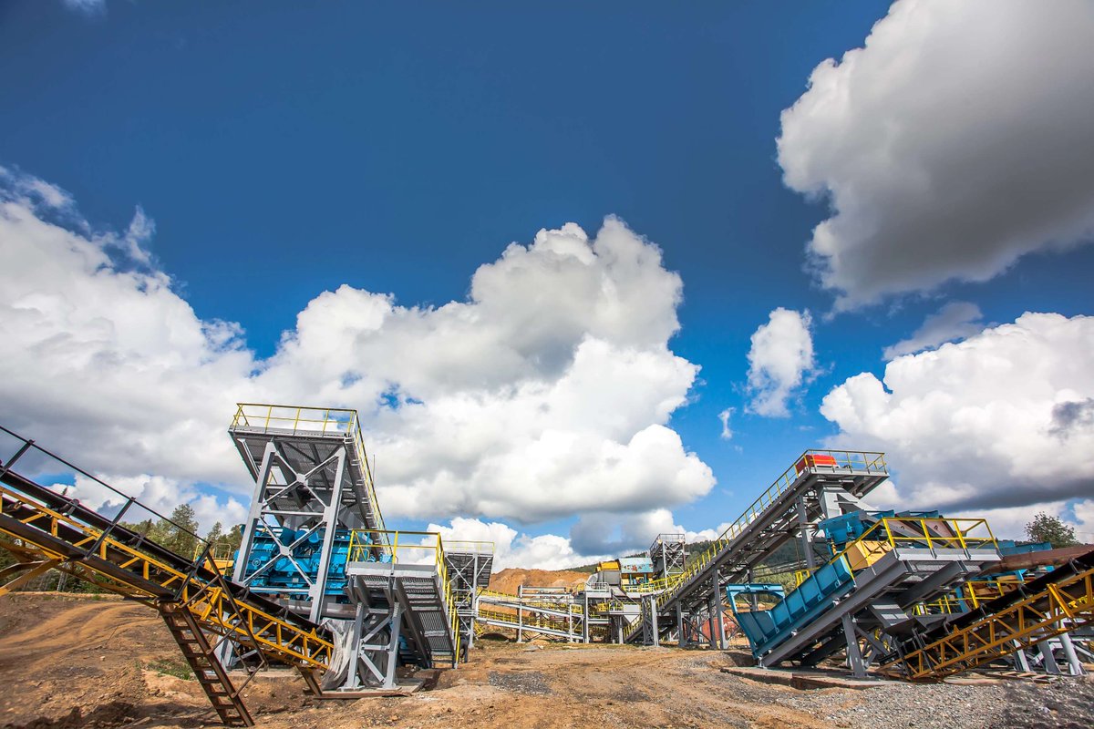 Explore the Financial Times' recent article where CRU's Head of Battery Raw Materials, Martin Jackson, shares his insights into the #lithium price plunge brought by the slowing Chinese demand for #EVs.

Read the full story here: ft.com/content/0fb27a… 

#China #MiningAndMetals