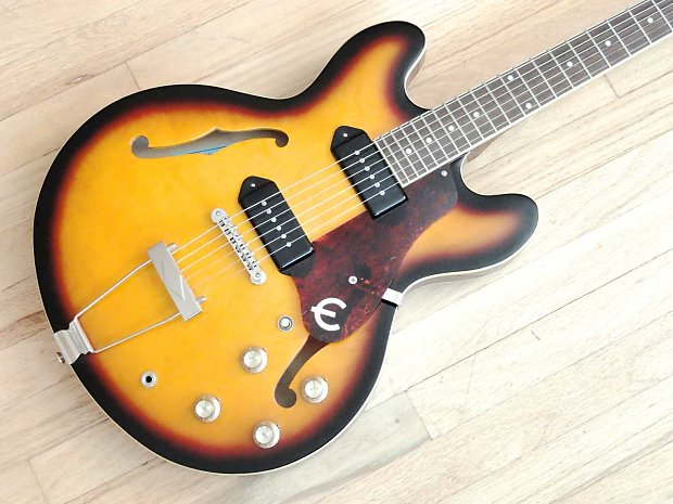 Found this on the web, the vibe I'm looking for my Casino. This is a 1961 50th Anniversary edition. Looks gorgeous. Unfortunately I've already bought a 4 ply tortoise instead of a single ply pickguard. Perhaps would go for a single ply too. Gorgeous.
