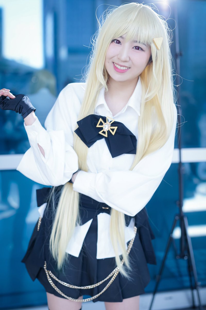 HongNara_v's tweet photo. 이세계 아이돌 

징버거 

Photo by. @aurorian21 https://t.co/WjBU6odFxk