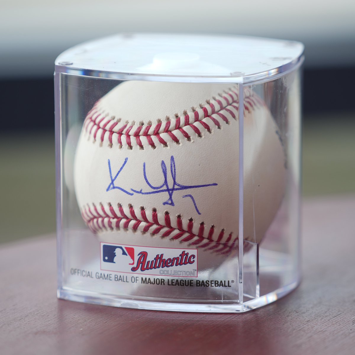 feelin’ extra generous today 😋

want a chance to win an official Kenny Lofton signed ball?

here’s how you enter:
⚾FOLLOW US
⚾REPOST THIS