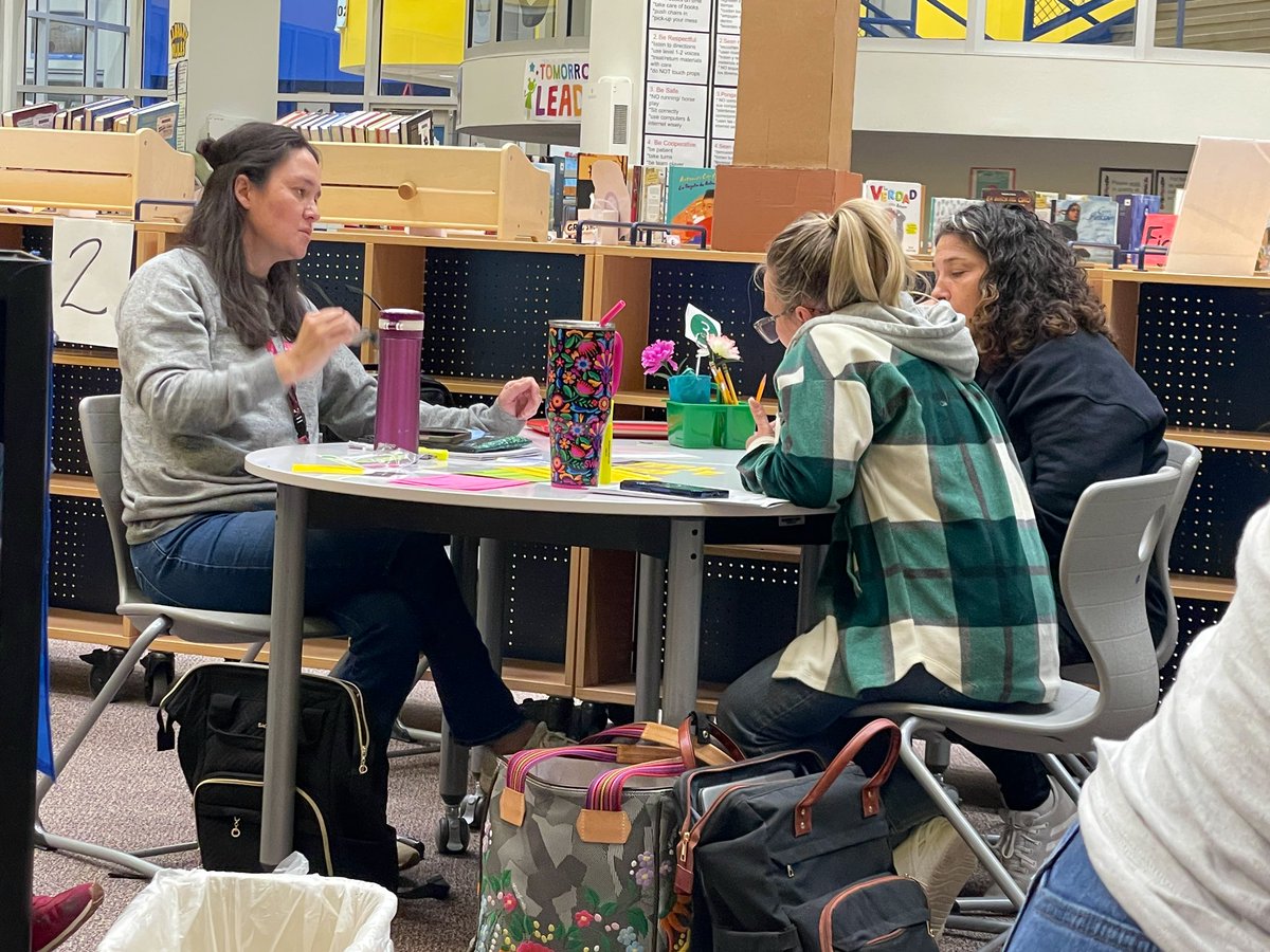 MrsMuro2018's tweet photo. So proud of these ladies for their Leadership! Thank you  to Mrs. Nava, Ms. Zavala, Ms. Herrera for providing PD to our teachers on grading ECRAs and planning “the now what”! You all were fantastic. #RoosRiseUp ❤️🦘 https://t.co/jG46EeQebr
