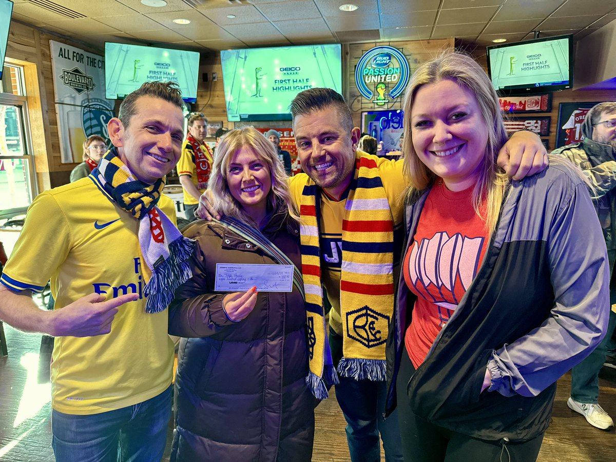 KCGooners's tweet photo. We drink w/ a purpose. 🍻❤️🤍
#KCisRed #Arsenal #COYG https://t.co/YEjRTvwSav