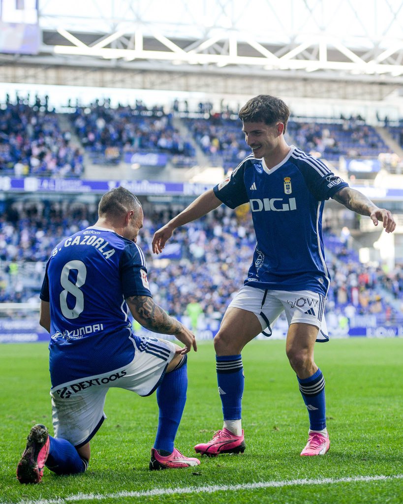 ✨ 𝐌𝐀𝐆𝐈𝐀 💙 #RealOviedoBurgos 3-0 #VamosOviedo 🔵⚪ #DíadePartido