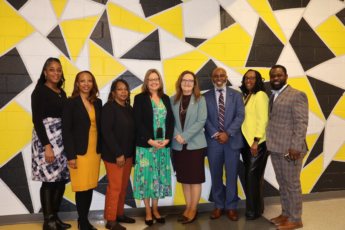 Coates4Kids's tweet photo. Dr. Lisa Coons, Virginia State Superintendent, and Dr. Jeremy Raley, Chief of Staff, visited CBES! It was an honor to take these special visitors on a tour so they could experience what it’s like at CBES first hand! I have the absolute best students and staff. 
#DrifterPride https://t.co/VhWuqpKYAn