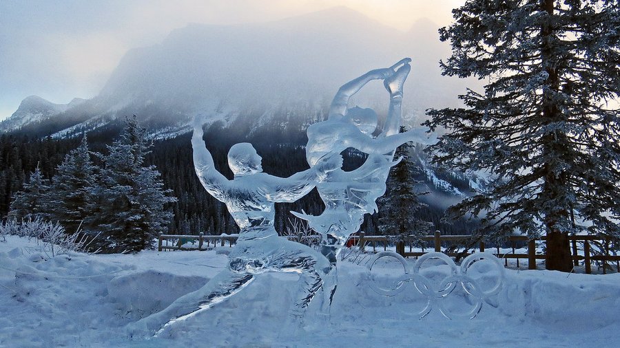 DanyCaulleau's tweet photo. Sculpture de glace photographiée par NJ Chow.
@LeoAuteur https://t.co/rheF1D2Zv1
