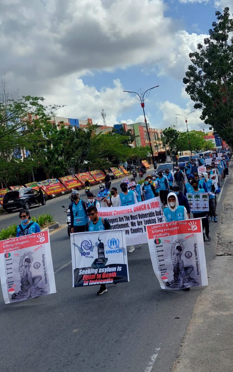 NaazYassa's tweet photo. Indonesia is a temporary transit country for refugees before they get resettled to a UN resettling country by UNHCR office.This temporary transit period has been ten years now and refugees are still waiting to get resettled.
#End12YearsInLimbo_Indonesia https://t.co/hN3ABNwE5m