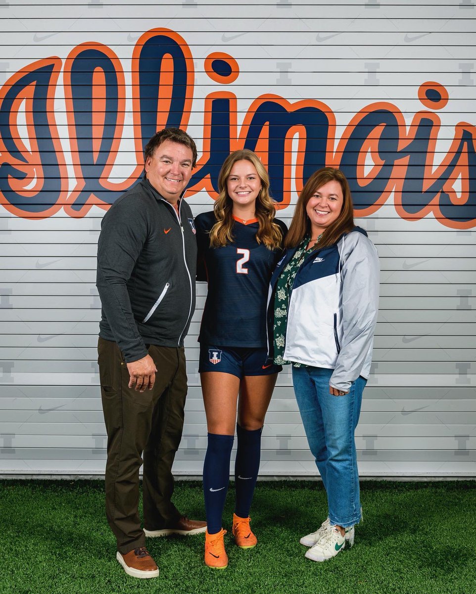 I am excited to announce my verbal commitment to continue my academic and athletic career playing D1 soccer at the University of Illinois!! I would like to thank my coaches, family and friends for helping me through this journey!! @IlliniFreeman @janetrayfield and Sammy Jo!! #B1G
