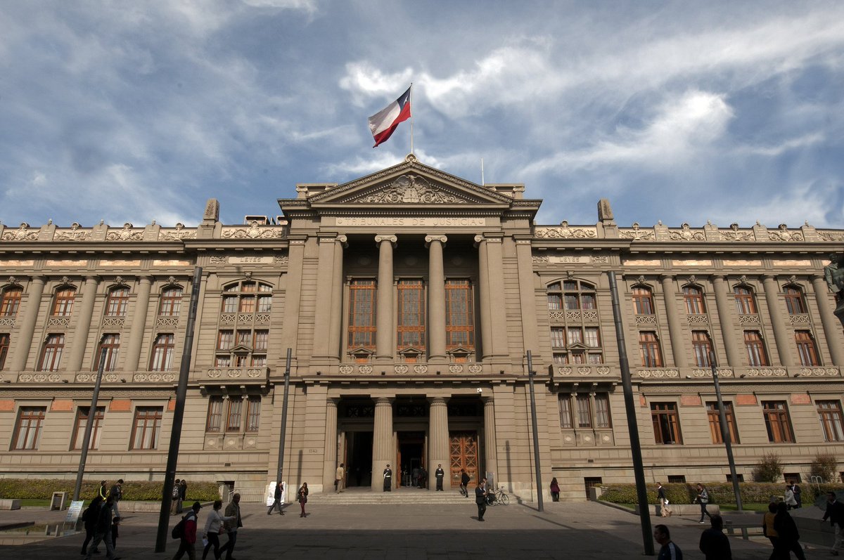 diputadonaranjo's tweet photo. Sigue pasando el tiempo.Vamos 9.388 horas y la BANDA de ALCALDES y TORREALBA/BARRIGA gozando del verano Para que decir del CASO HERMOSILLA.Esta claro que para la FISCALIA y el PODER JUDICIAL y los hechos lo demuestran existe la JUSTICIA de CLASE. https://t.co/lnyLn2166X