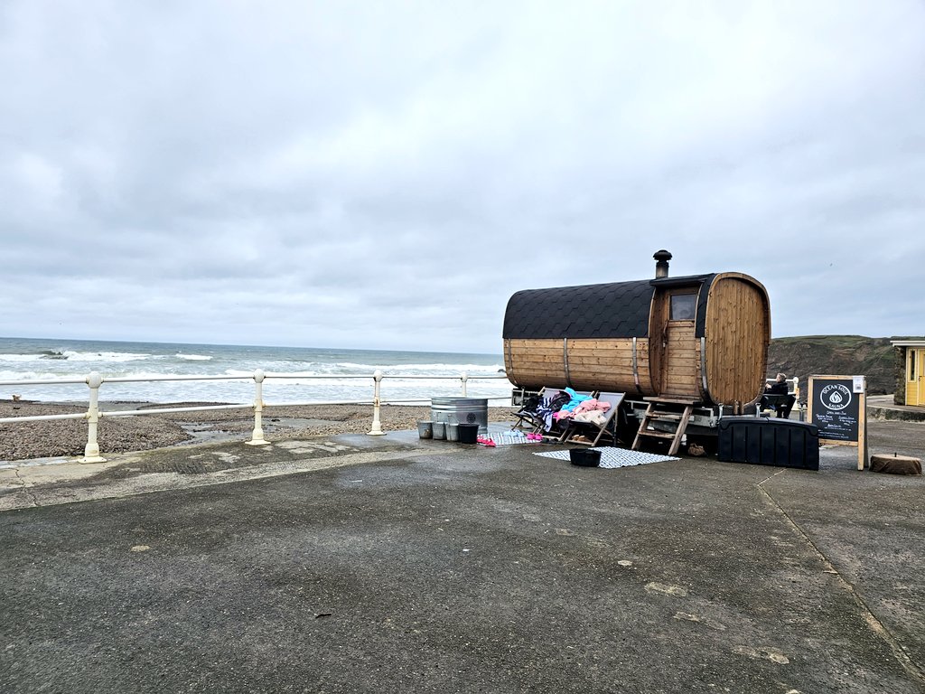 Seaside sauna and cold therapy - blog coming soon on @SouthWest660.
#seasidesauna #oceansoulsauna #sauna #coldtherapy #coldwater