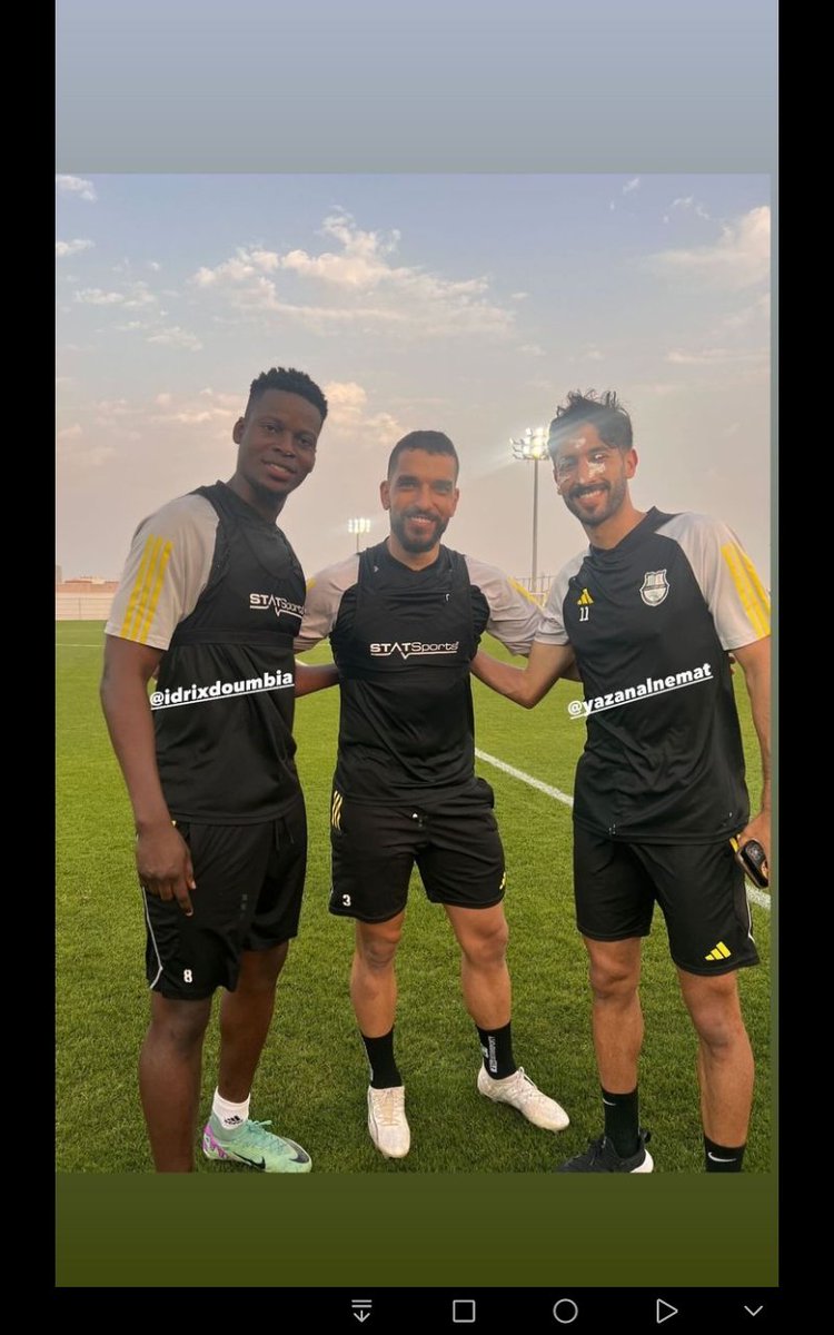 naimat_2007's tweet photo. من إستقبال فريق الأهلي القطري للاعب #يزن_النعيمات اليوم 💚
#قطر https://t.co/JK6K3jPEfL