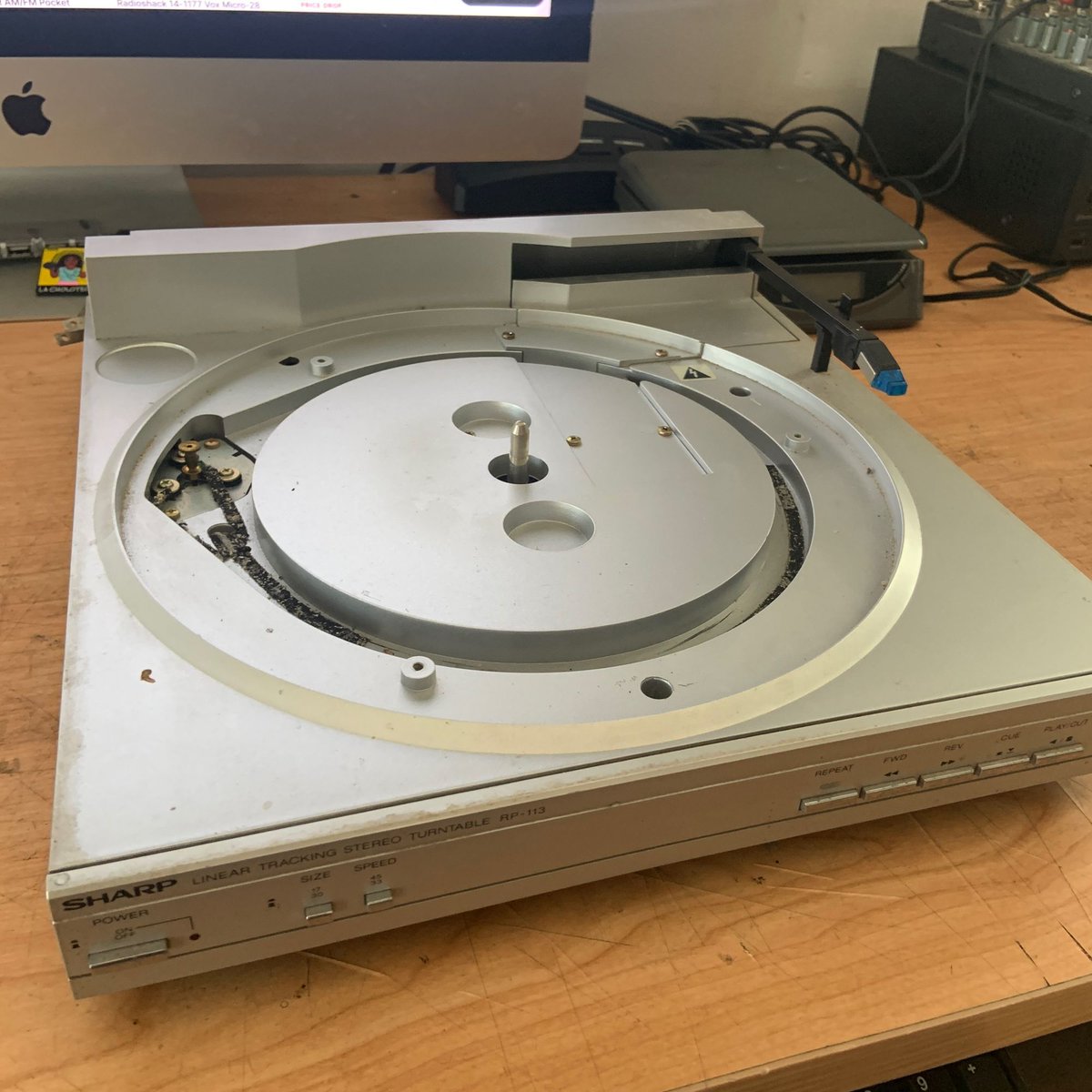 CoCoTheGeek's tweet photo. ๐ฉ๐พโ๐งSharp RP-113 record player with a disintegrated belt that left a nasty mess but itโs all cleaned up now.
#sharp #sharpturntable #sharprecordplayer #turntable #recordplayer #badbelt #beltdrive #beltdriven #beltdriveturntable #repairtech #ifixit https://t.co/3FMhrKisyL