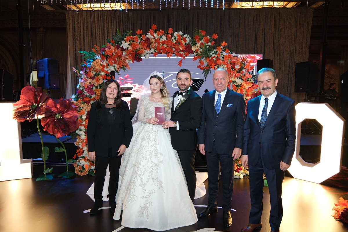 Tansu ve Oğuzhan Derin çiftinin nikahına şahitlik ettik.

Genç çiftimizi tebrik eder, bir ömür boyu mutluluklar dilerim.