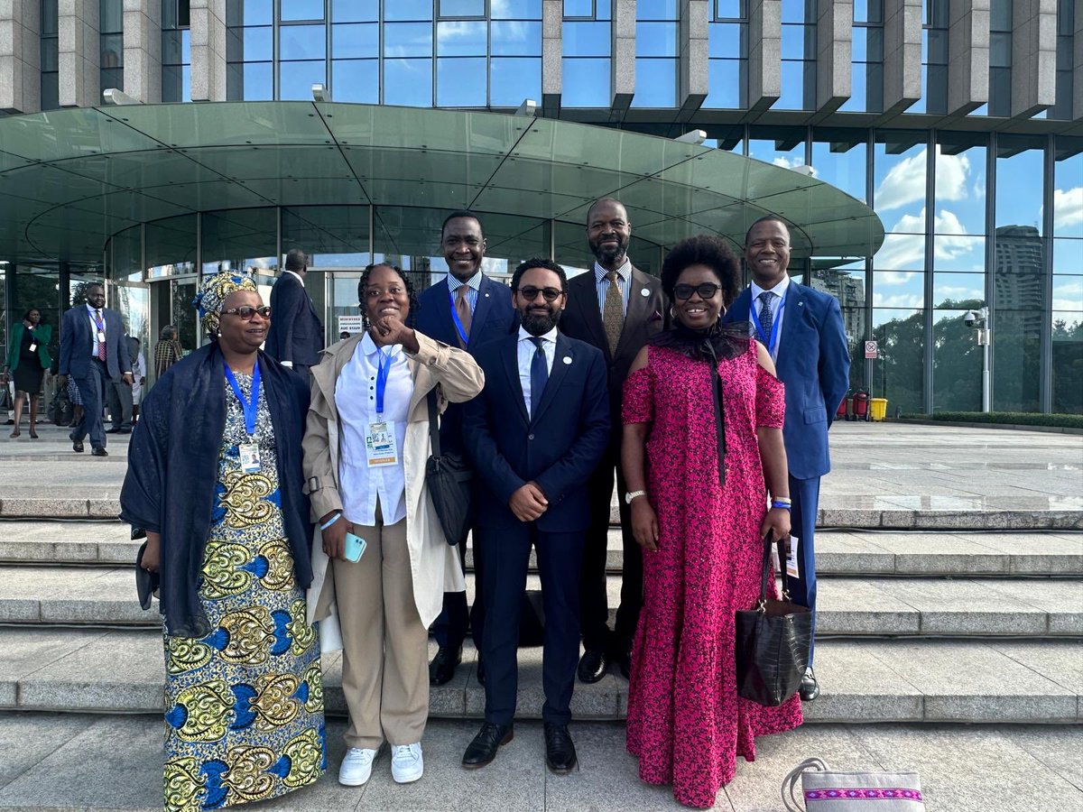 Always good to be back at the @AU and reconnect with friends & senior representatives including @AshaMohammed_ of @IfrcAu, @BruceMokayaICRC, @africa_amani accompanied by our excellent youth activists who are advancing education for all agenda.