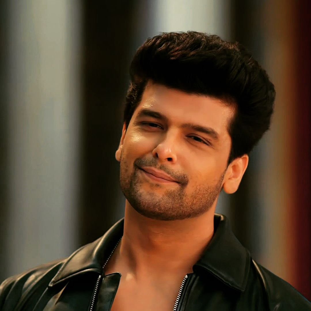 Kushal Tandon takes a DIG at an airline company; gets FURIOUS about the  treatment
