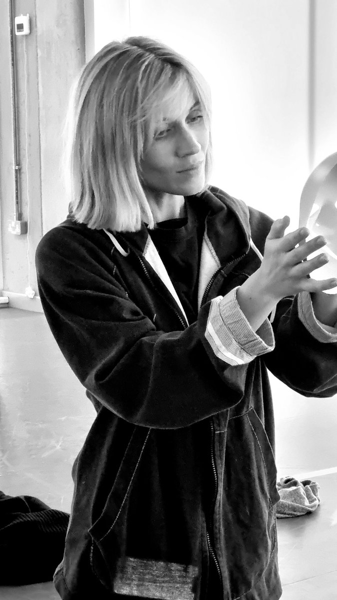 working_action's tweet image. How can we bring fresh insight and empathic understanding to well-known plays and characters? 

Here&apos;s @JessKinsey4 exploring the &apos;many selves&apos; of Lady Macbeth in our latest #ACTforActing workshop:

ACTing out the contrasts and conflicts that exist within the character.