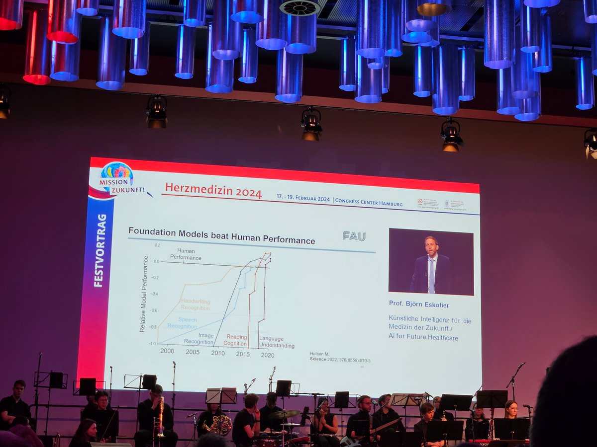 @BjoernEskofier hielt den Festvortrag über die Herausforderungen von #KI in der Medizin auf der #DGTHG 2024. 👍