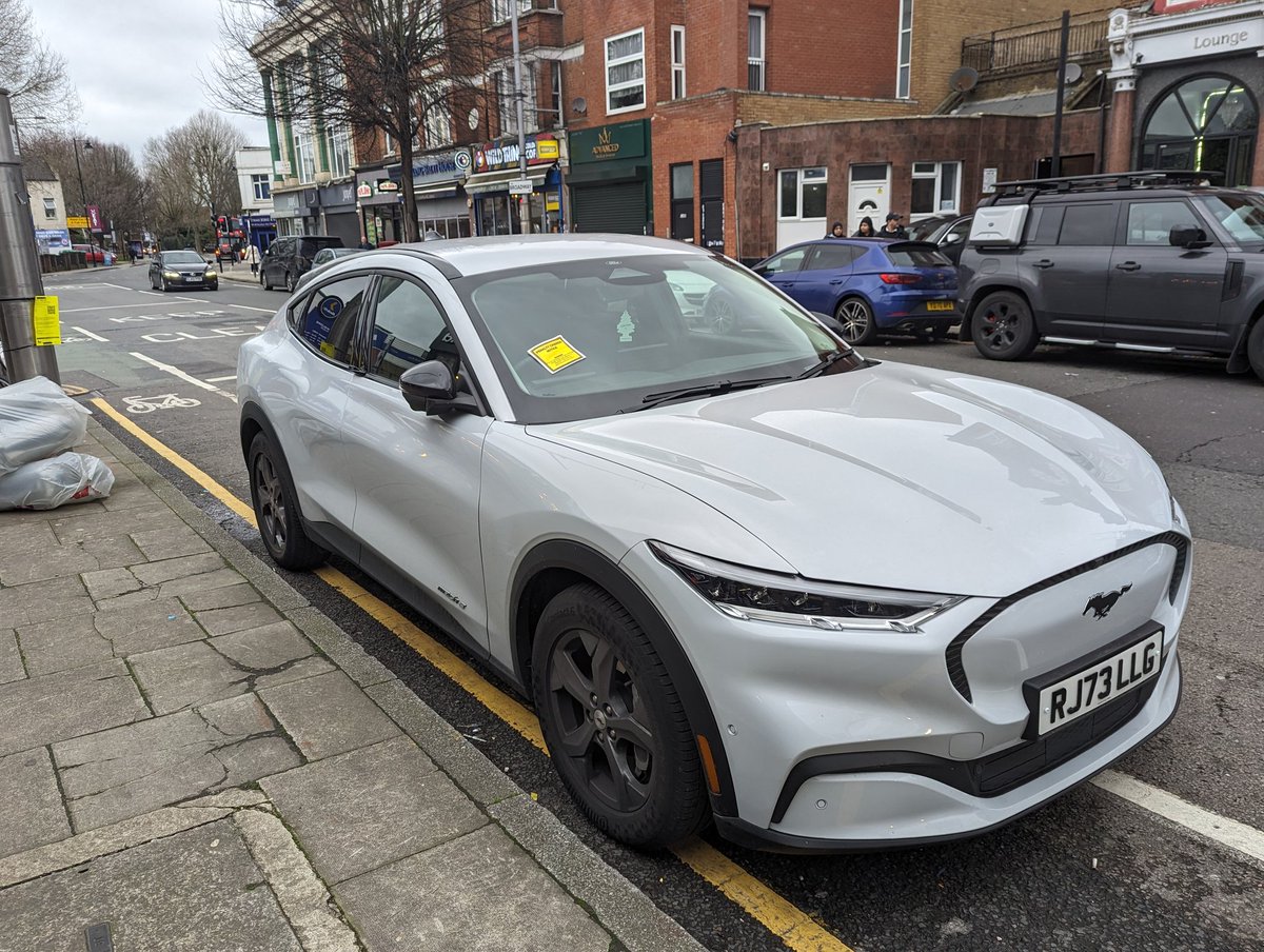 Walking Marky tweet media