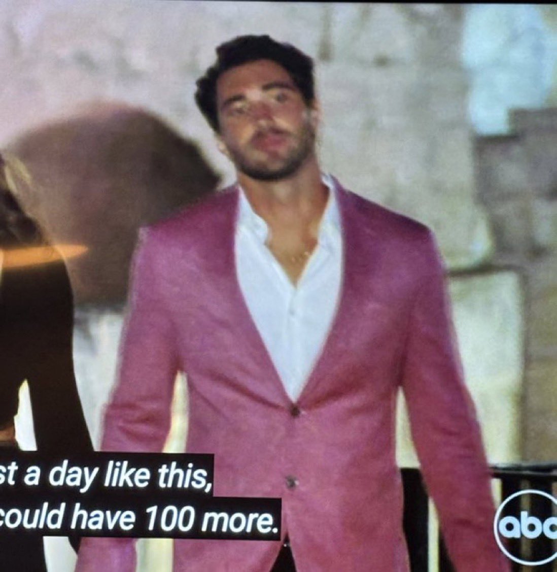 RyanDbaugh's tweet photo. @dieworkwear The Bachelor is also doing this. Two different times in separate jackets! Trend watch? 👀 https://t.co/V4cgjFPJmc
