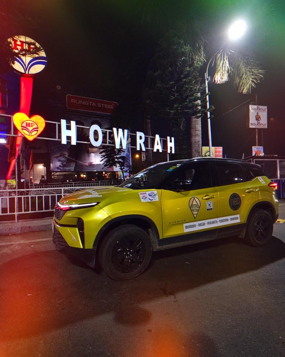 NBDrives's tweet photo. Day 6 of #AtalYatra Reached Kolkata! At @hpcl pump near Howrah Bridge ⛽️

.
.
.
#roadtrip #kolkata #indiatravelgram #cartrip #nbdrives #roadtrippers #traveldiaries https://t.co/vCSrVqozh0