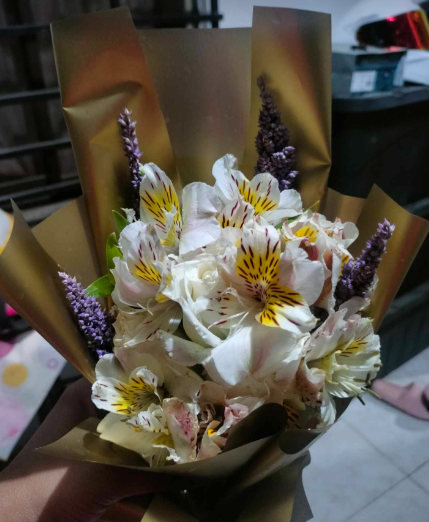 Eesuuu_08's tweet photo. Thank you for sponsoring my Valentines gift @mr_c2o 
and shout out to the best community ever!!❣️🌹@degencoinflip https://t.co/tEkISd22XK