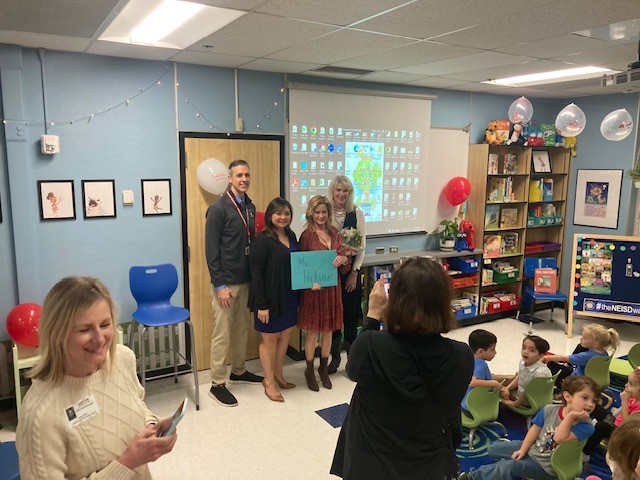 RedlandOaksES's tweet image. Let&apos;s celebrate the opening of the new EC Library @RedlandOaksES. A ribbon cutting followed with a PK class and a read aloud by NEISD School Board Pres. Ms. Grona. Thank you for the support of NEISD School Board, NEEF, NEISD Facilites, &amp;amp; Library Services. 🦝@NEISD #neisd