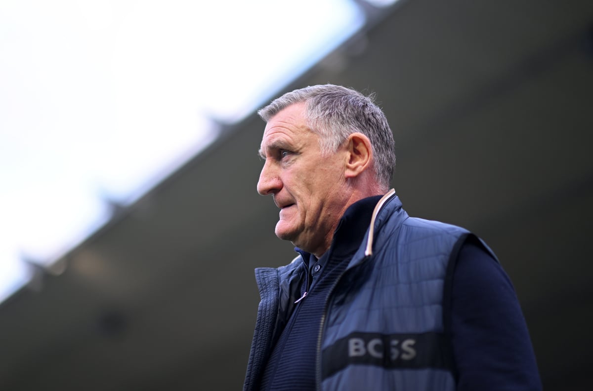 BloozEXTRA's tweet photo. Mowbray will be one smug bloke after that win. 

Has to be the ultimate embarrassment for Sunderland. Being outplayed and losing to the manager you've just sacked.

Couldn't happen to a better bloke. 
Up the fucking Mowbray Blues 💙 https://t.co/C526EgLfkJ