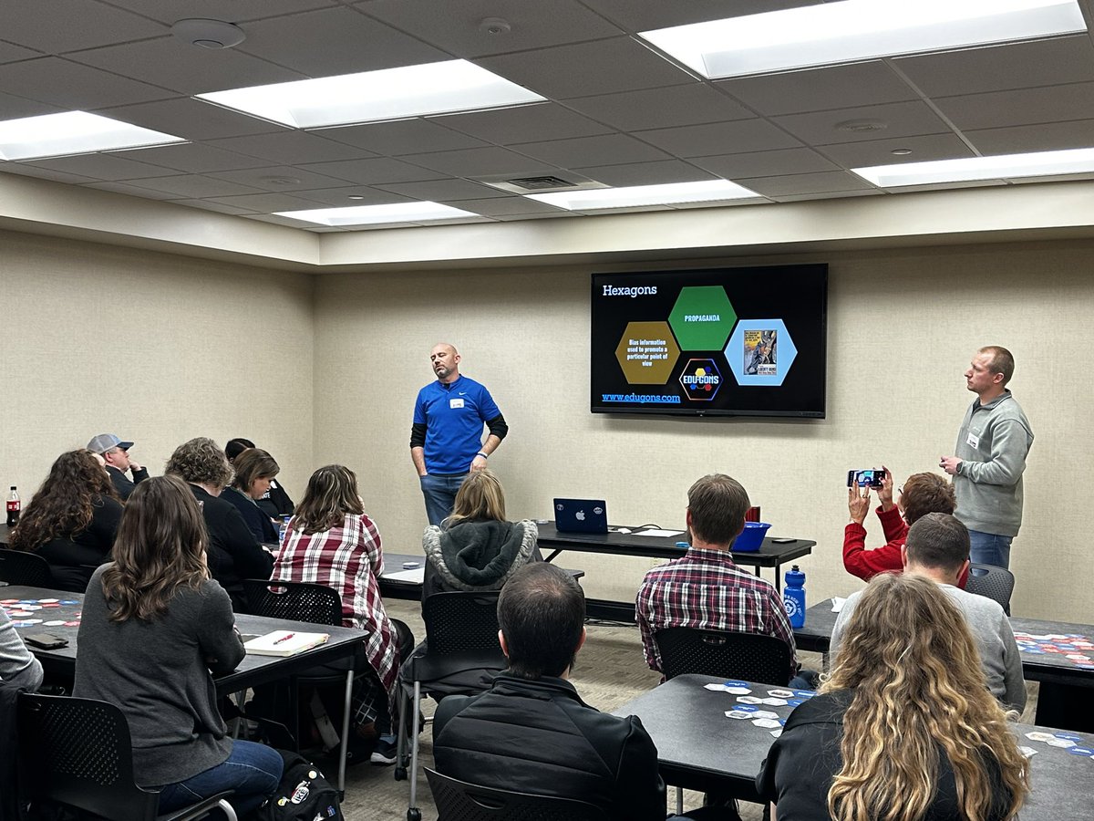 NHTOYMc's tweet photo. Edu-Gons! Hexagonal thinking in a card game?!? Are you kidding me!! Wow! Fantastic! @coachschutte #KSSSCon24
https://t.co/p3GRcAVPVV https://t.co/nhQgj0J2GH