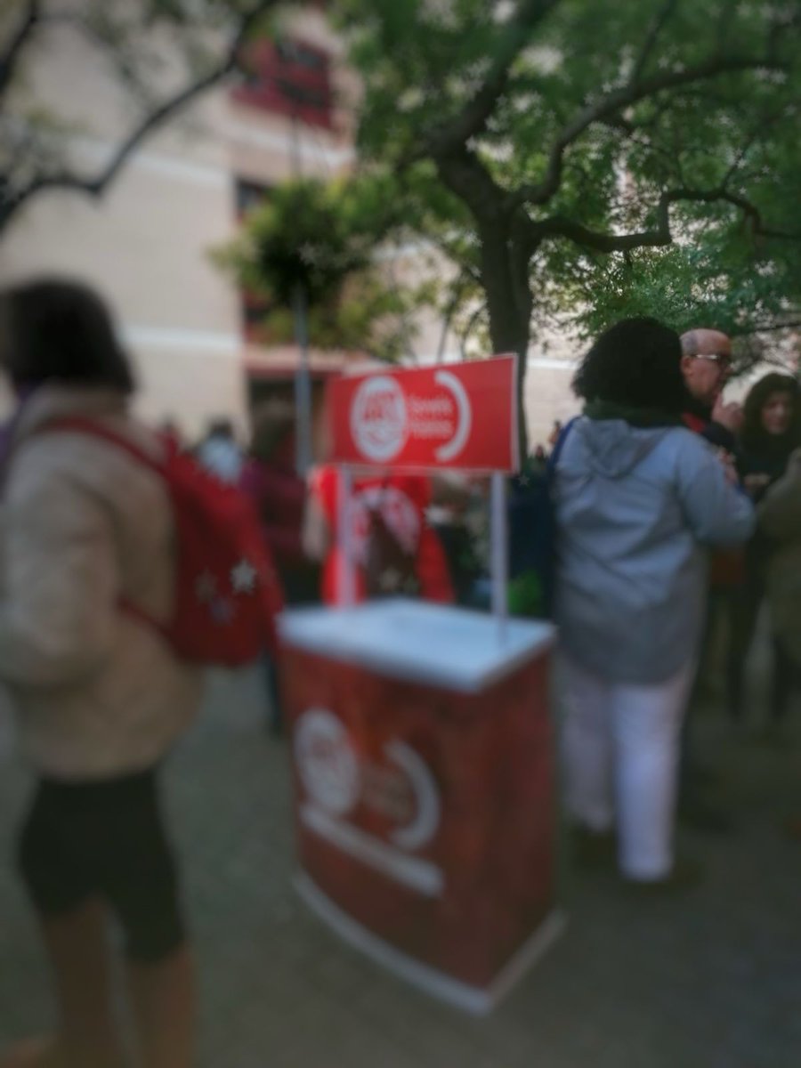 ugtsanidadpv's tweet photo. Esta mañana los delegados y delegadas del #chguv y la secretaria del sector Salud Sociosanitario y Dependencia han acompañado a los opositores y opositoras durante la mañana de hoy en el #campustarongers de #valencia
#ugtparatodasytodos
#ugtcontigo https://t.co/wShWEUG3ya