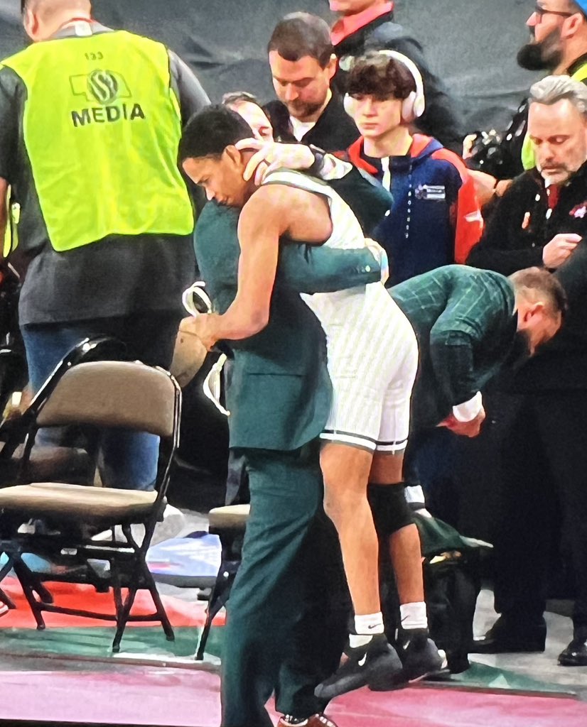 OPS_BearWrestle's tweet photo. With that win Mohamed Mohamed places 3rd!!! #GOBEARS #DoingDamage https://t.co/g2CSD3khwU