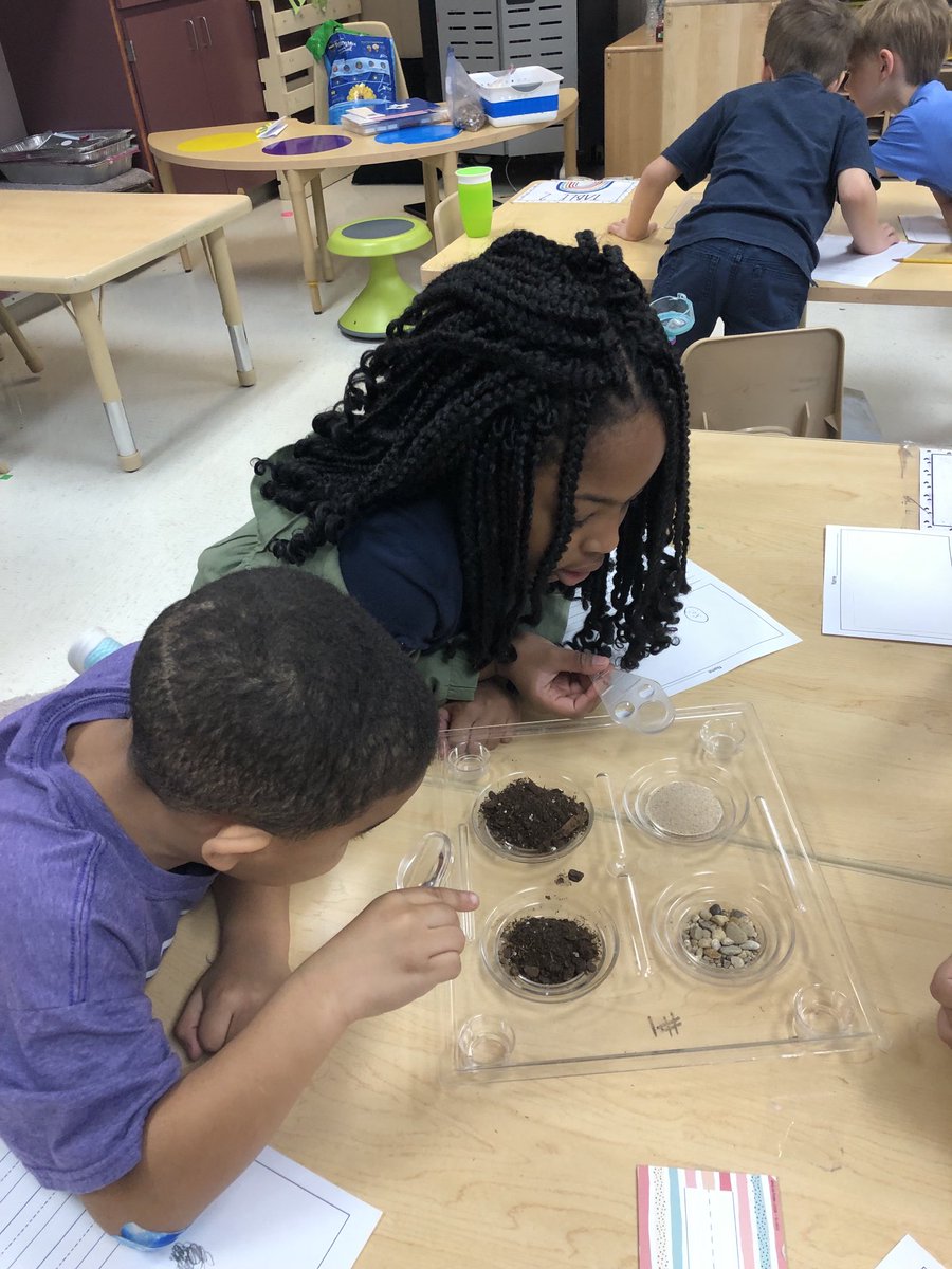 BrittneyHager7's tweet photo. We can use our 5E’s to investigate soil and it’s properties♥️ #kinderscientists ⁦@Herfurth_Bronco⁩ ⁦@GISDTLD⁩ https://t.co/dKW6gS6jnI