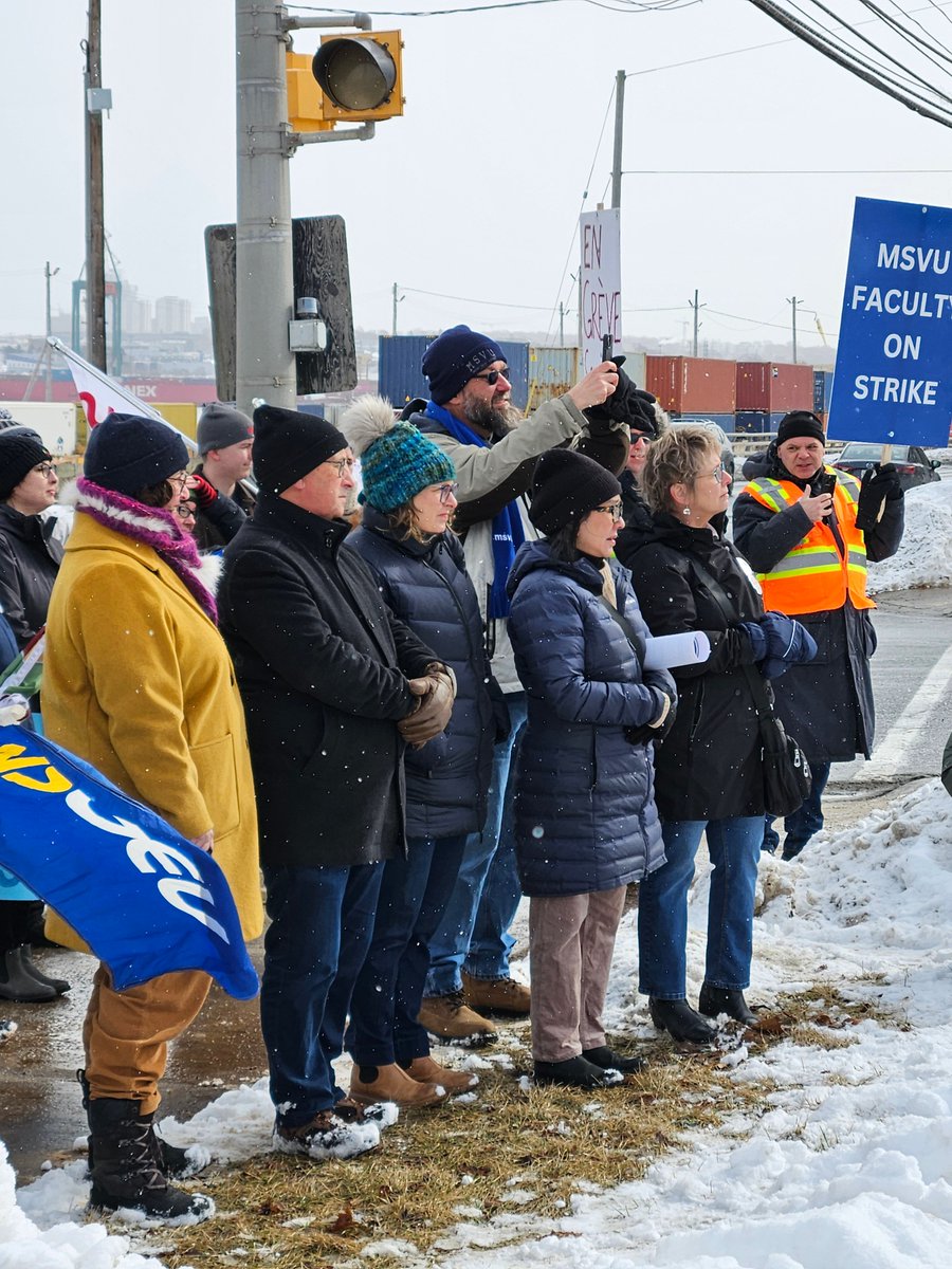 Excellent support at @msvufa strike rally from @NSNDP @ns_labour & @NSGEU. 1 day longer, 1 day stronger, w/ support from other unions who know the value of strong CAs that embrace diversity, equity & inclusion. @ChenderClaudia @LisaLachanceMLA @GaryBurrill @DannyNSFL @NSGEU