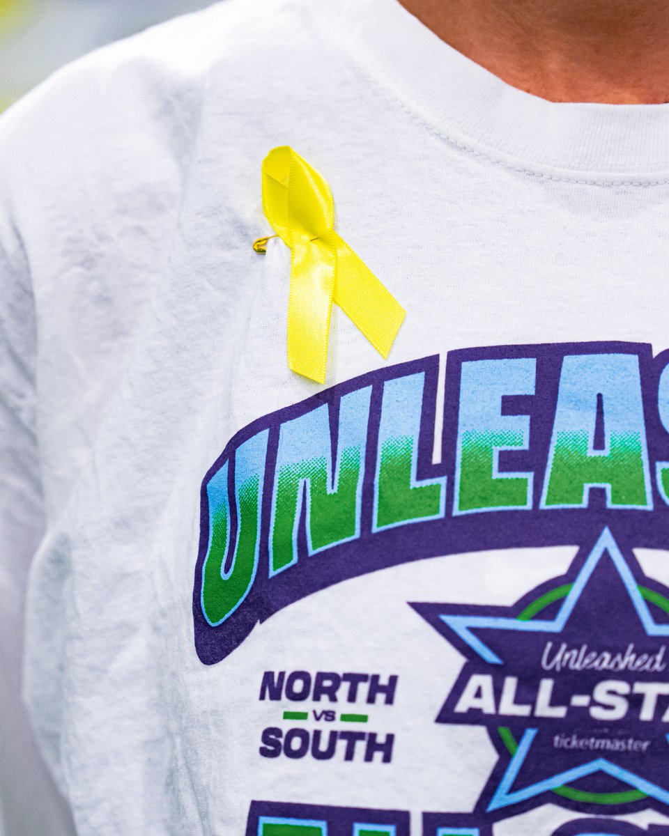PremierLacrosse's tweet photo. In today’s game, you’ll see yellow ribbon worn by the @unleashedwlax All-Stars.🎗️ 

These ribbons are in honor of Vivian "Viv" Seay who tragically lost a battle with cancer this month.

Viv played for Robinson HS Girls Lacrosse team, who are with us at the St. James today. 💜 https://t.co/2WCDU2uSRh