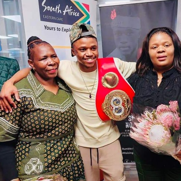 KasiEconomy's tweet photo. Another Boxing win for South Africa!

25-year-old Sivenathi Nontshinga from Mdantsane township is now a world boxing champion, he won the IBF World title yesterday. https://t.co/sgWFU7sfL3