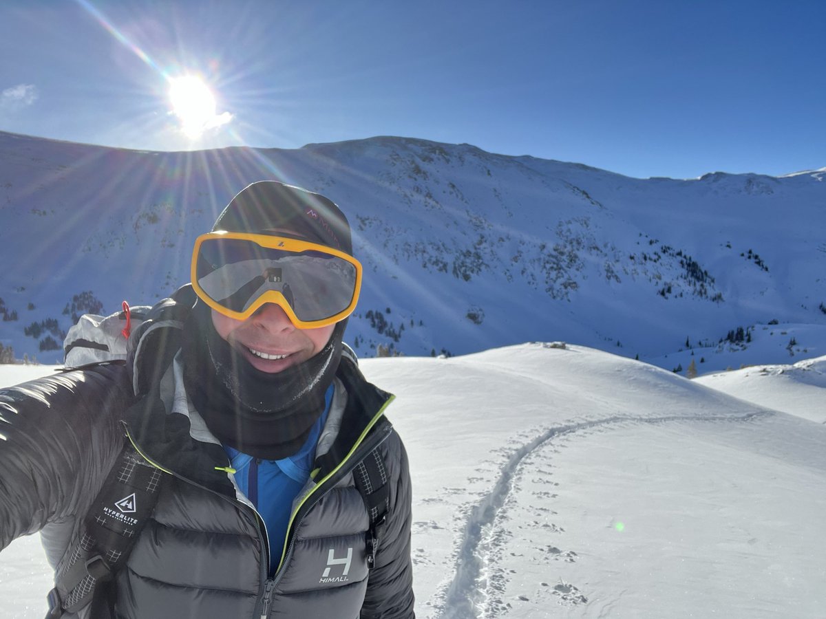 Clear skies after the storm.  About 6-12 inches new.  🌞 #skimo