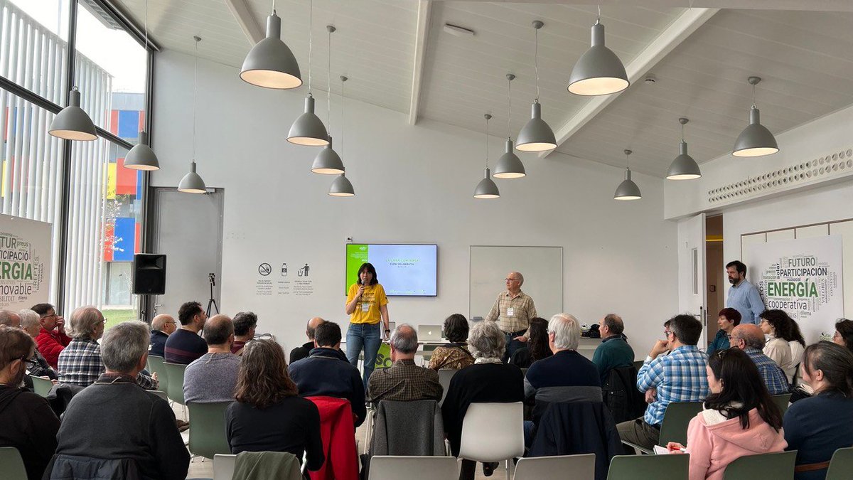 SomEnergia's tweet photo. Aquest cap de setmana estem a la 3a i última trobada de l'espai deliberatiu de la Gran Conversa. 

Amb aquest procés participatiu volem obtenir recomanacions per afrontar els reptes actuals de la cooperativa i establir una estratègia a llarg termini.

ℹ️ https://t.co/4cCQwmxoFI https://t.co/gDfiBkmb5g