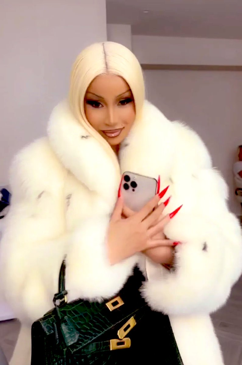bardi304's tweet photo. @CardiboBardi 💋 #lacardi https://t.co/K80rB9TIiX