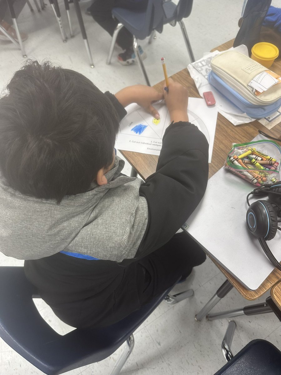 Ms. Hunt tweet media