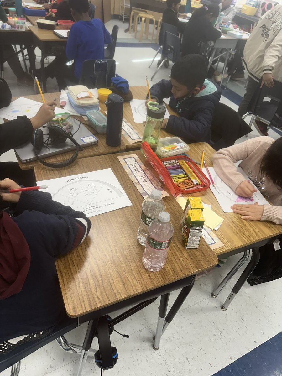 This week we learned about intensity of emotions and created our own happiness wheels to show the varying levels of happiness we can feel! 3rd graders are doing an awesome job with the Emotional ABCs <a href="/MsStollar/">Rachel Stollar</a> #socialemotionallearning