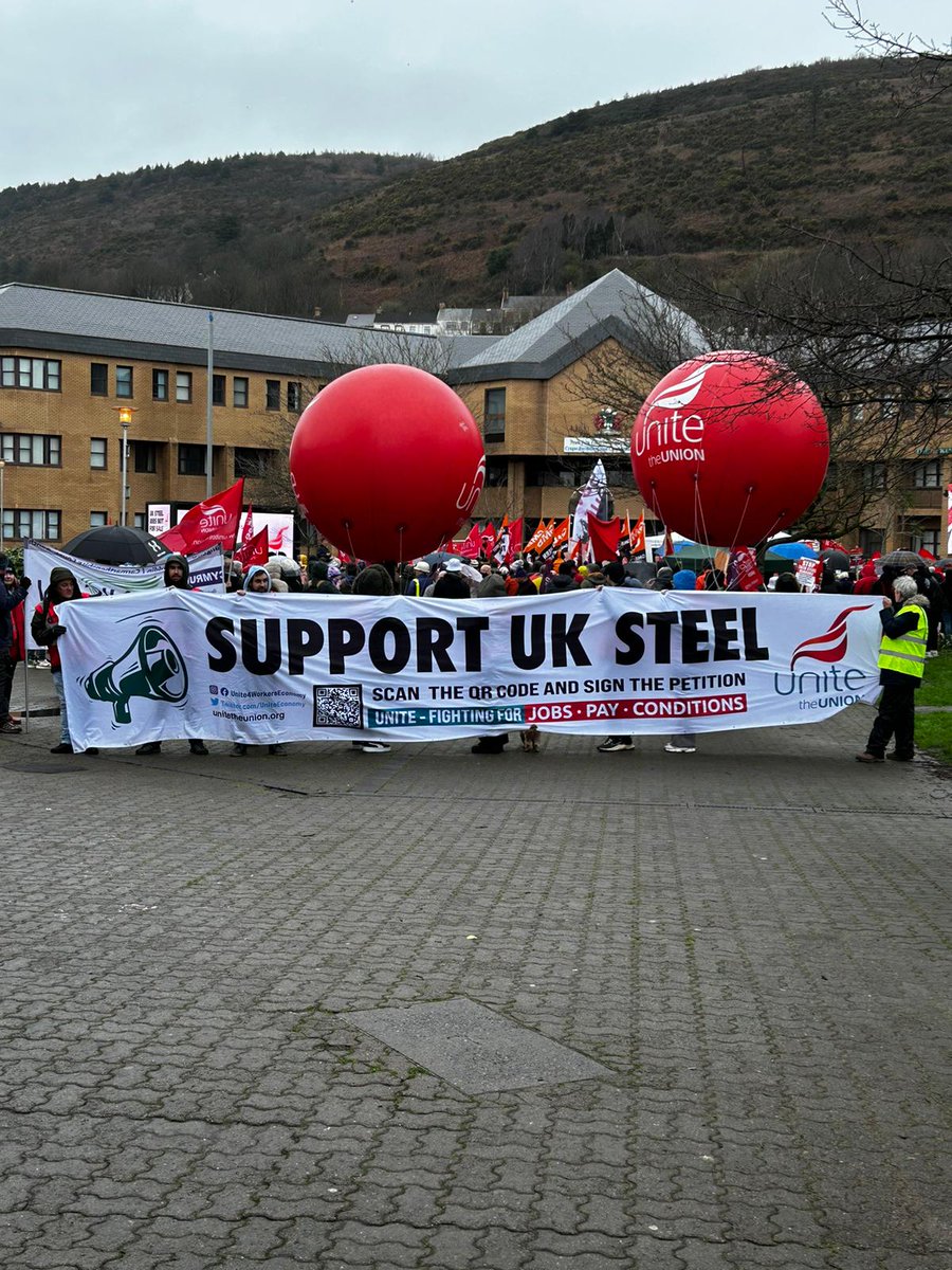 voice_cymru's tweet photo. 🔩Today hundreds of workers, their families and trade unions marched through Port Talbot against plans by Tata Steel to cut 2,000 jobs at the site. 

🤝 People also marched in Newport, where over 100 jobs are at risk.

Unions say whole communities will be made poorer by the cuts. https://t.co/mOb9y3xUNy