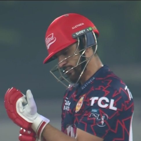 HassanAbbasian's tweet photo. What a risk free and match changing knock from Babar's parchi 🔥🥵
#PSL2024 #LQvsIU https://t.co/cKCkXGy0CV